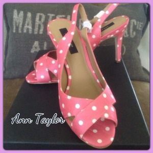 New - pretty Ann Taylor slingback